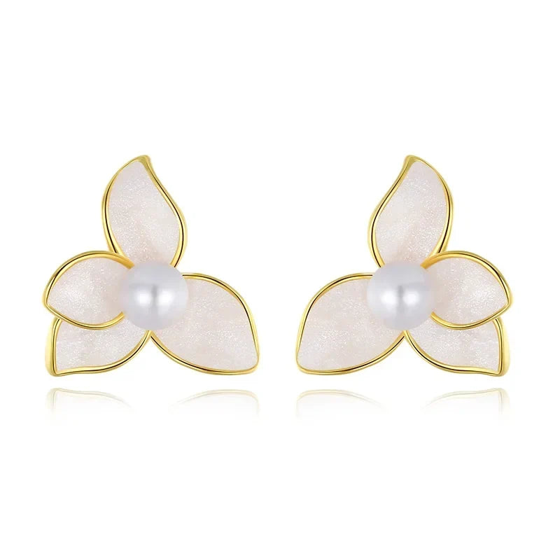 Aretes Flor Dorada Dulce con Perla