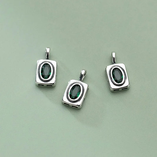 Dije Rectangular con Zirconia Verde