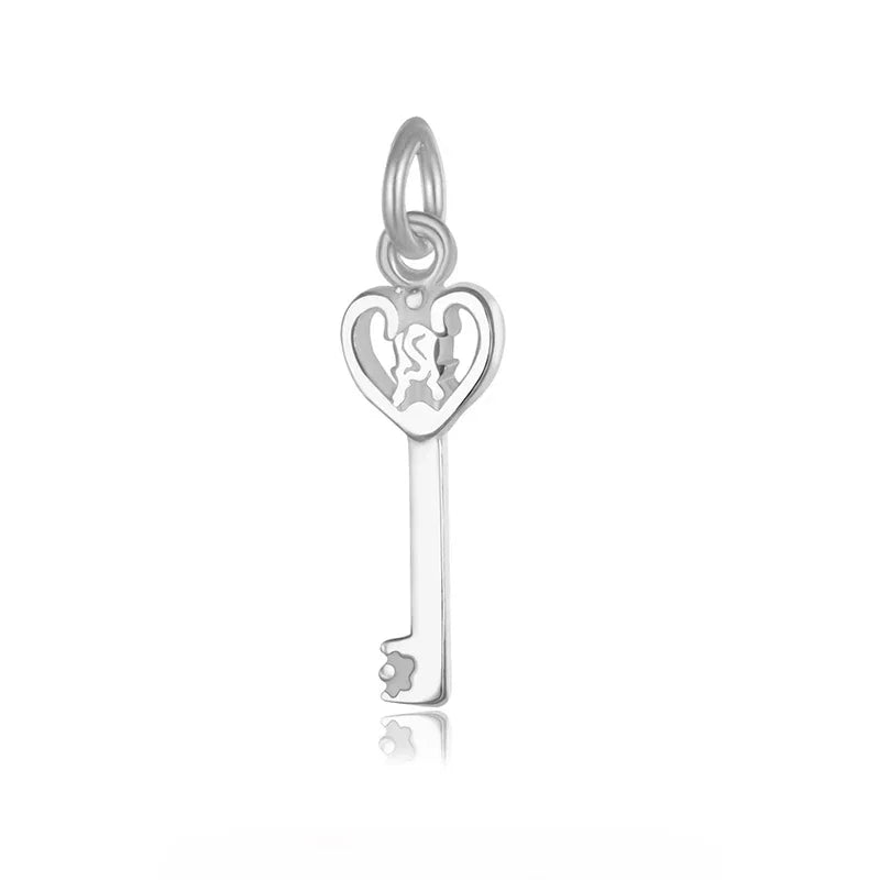 Dije Llave con Corazón en Cuatro Estilos