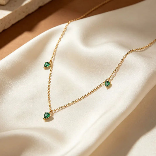 Collar Hoja con Zirconia Verde Esmeralda