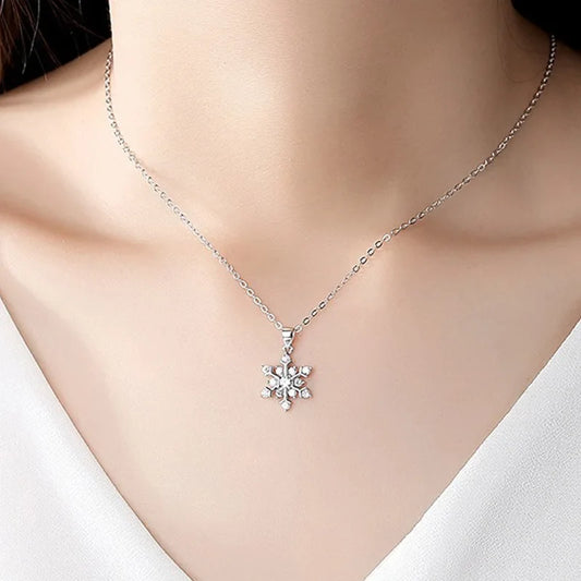 Dije Copo de Nieve Sencillo con Zirconias