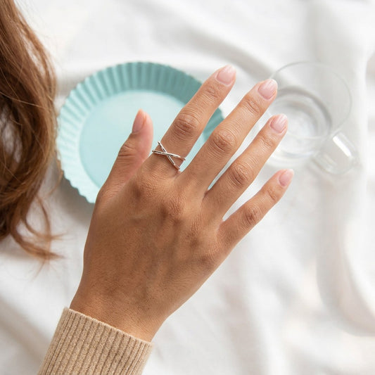 Anillo Abierto de Doble Línea Cruzada