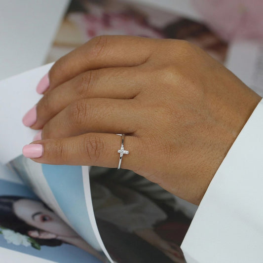 Anillo Cruz con Zirconias