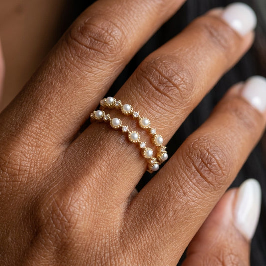 Anillo de Bandas Apiladas con Perla y Zirconias