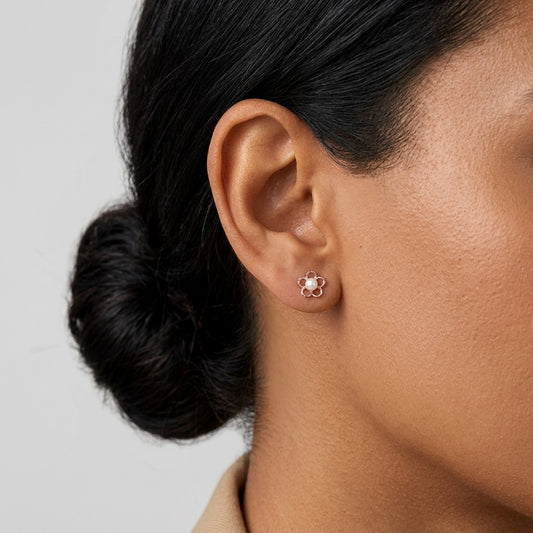 Aretes Flor Delicada con Perla