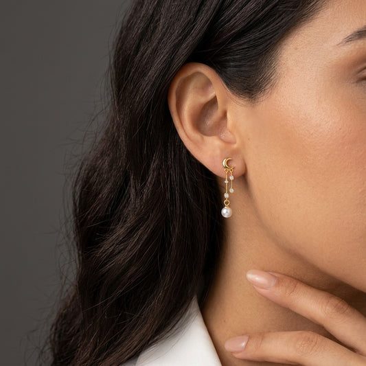 Aretes Luna con Perla y Borla de Zirconias