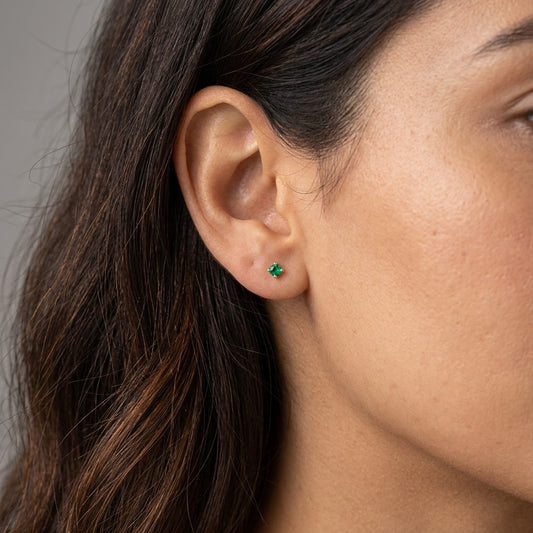 Aretes Mini Cuadrados con Zirconia Verde