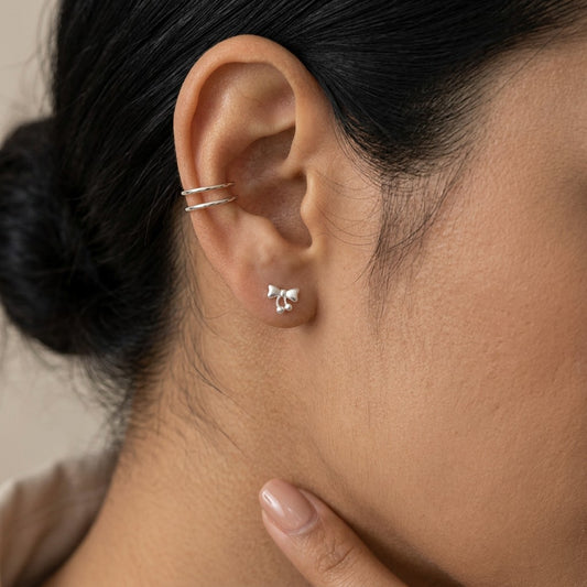Aretes Moño con Corazón y Cierre de Rosca