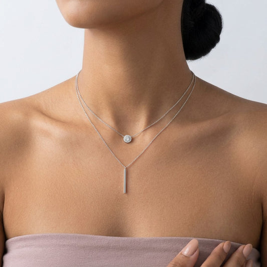Collar Doble Capa con Barra Geométrica