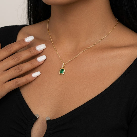 Dije Cuadrado con Zirconia de Color