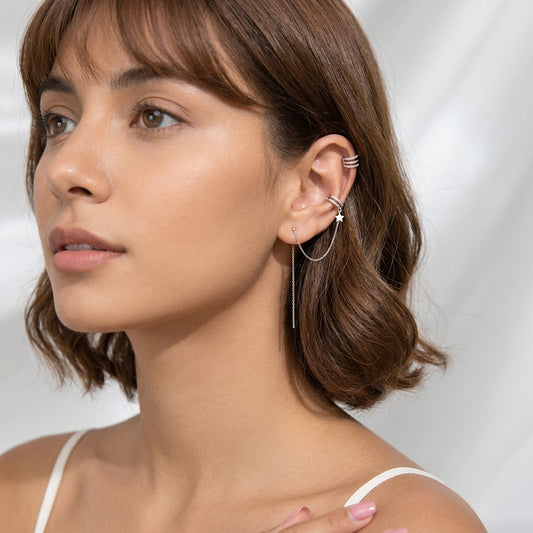Ear Cuff Asimétrico de Tres Cadenas