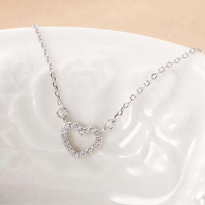 Collar Corto Corazón con Zirconias