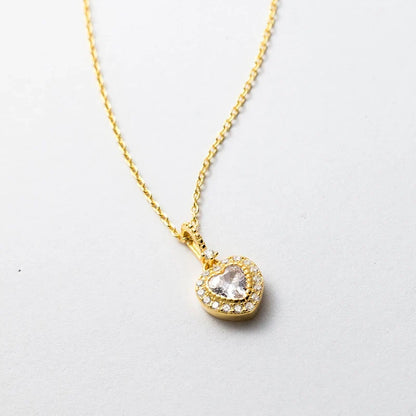 Collar Amor con Piedras Blancas