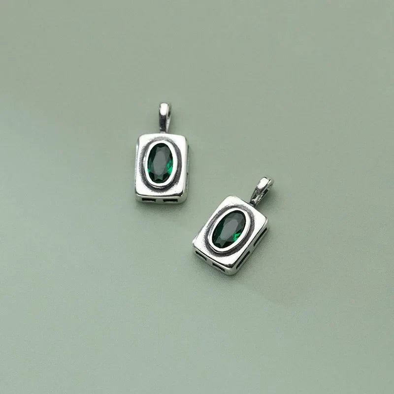 Dije Rectangular con Zirconia Verde