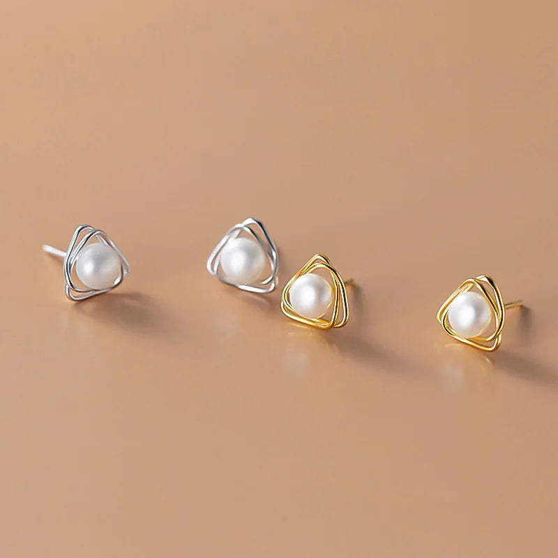 Aretes Triángulo con Perla