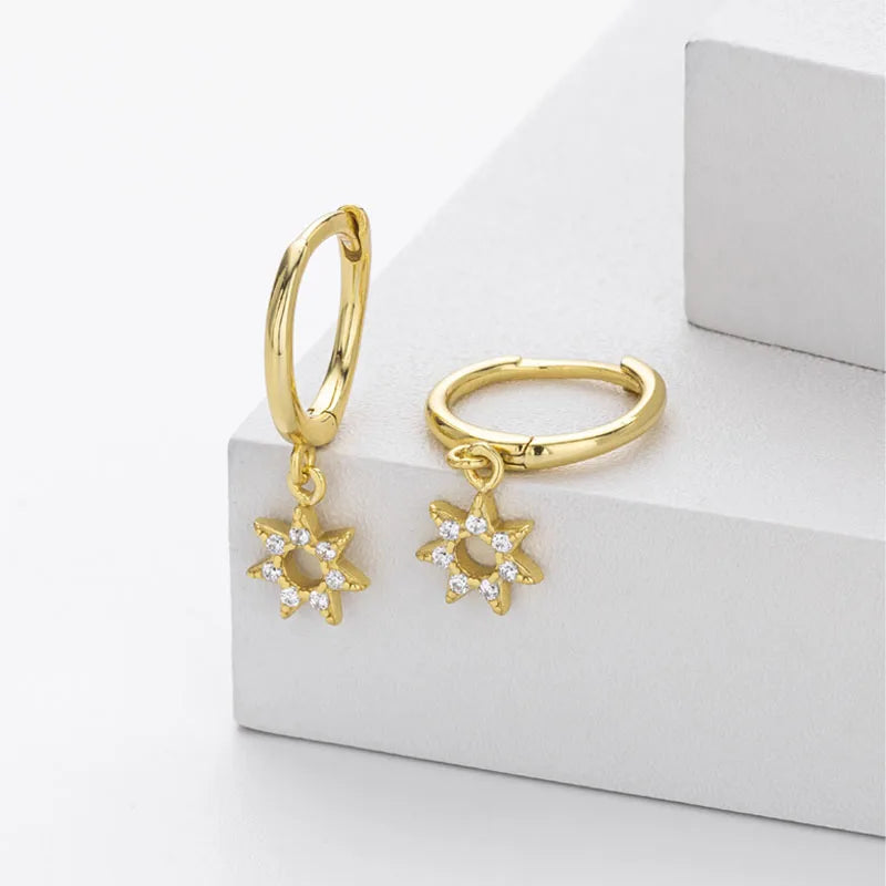 Aretes Estrella Calada con Zirconias