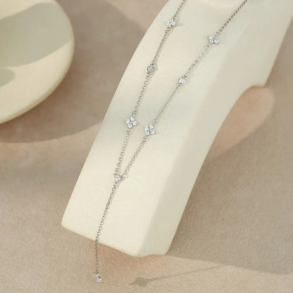 Collar Flor con Flecos y Zirconias