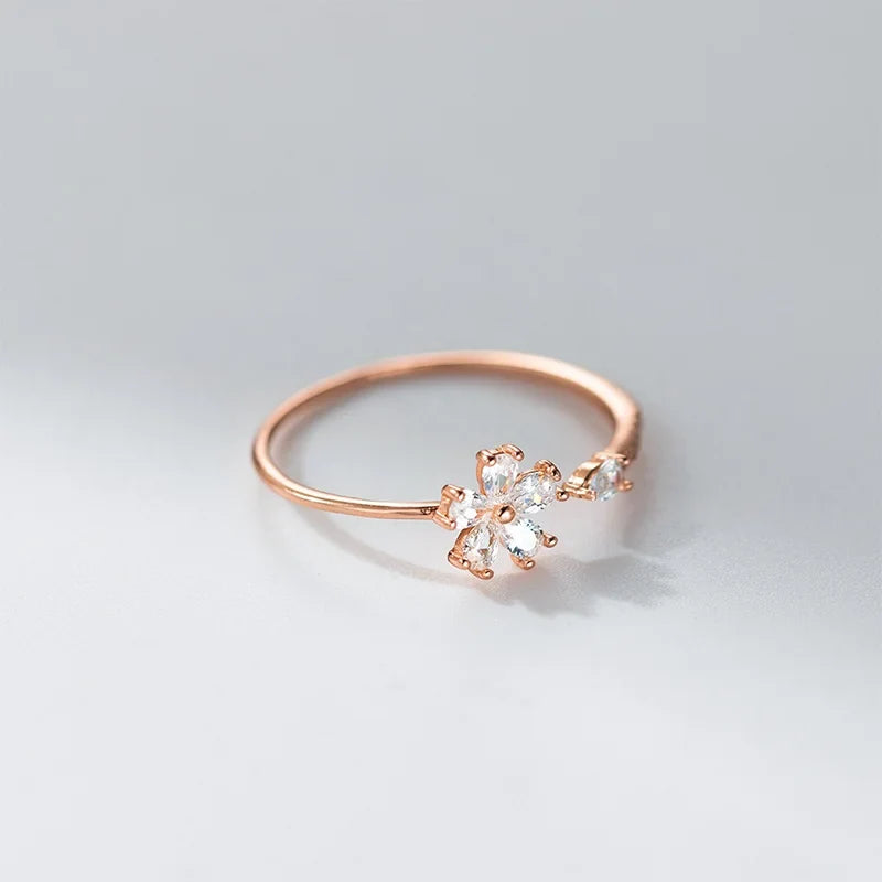 Anillo Abierto Flor con Zirconia en Gota