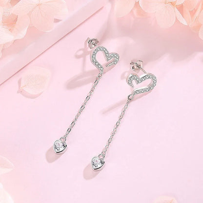 Aretes Asimétricos Corazón con Zirconias