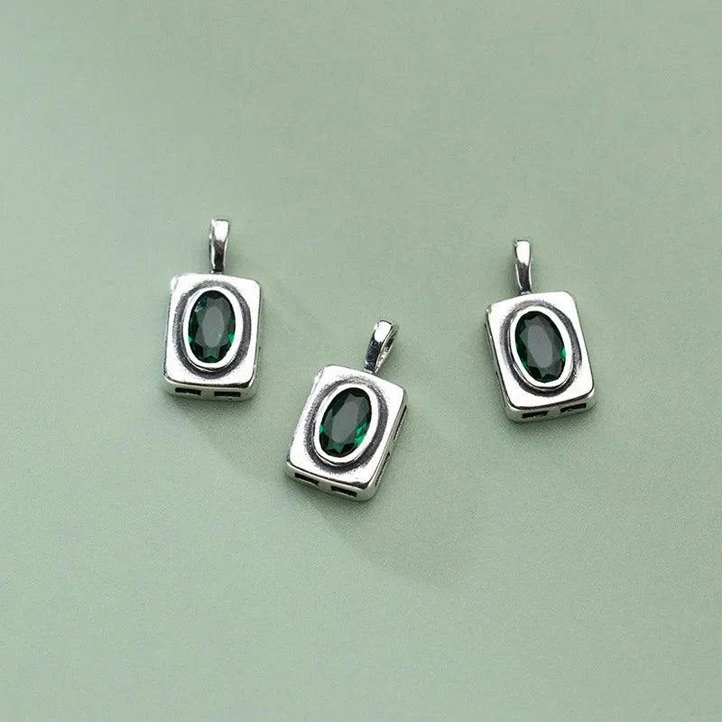 Dije Rectangular con Zirconia Verde