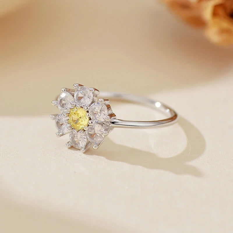 Anillo Flor Bicolor con Zirconias de Color