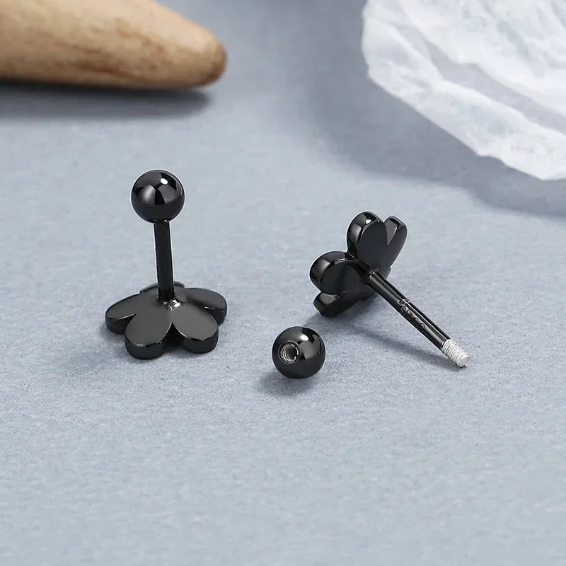 Aretes Flores en Blanco o Negro