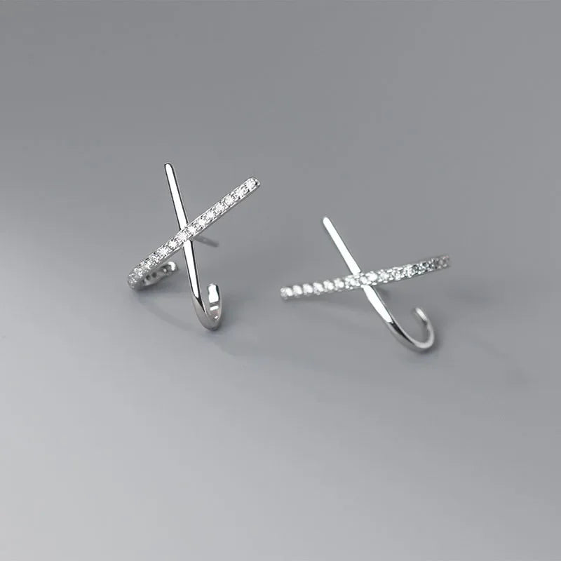 Aretes Cruz Delicada con Zirconias