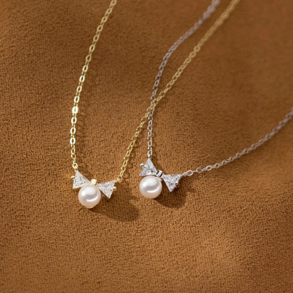 Collar Moño con Perla y Piedras Brillantes