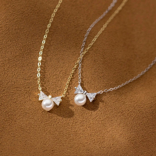 Collar Moño con Perla y Piedras Brillantes