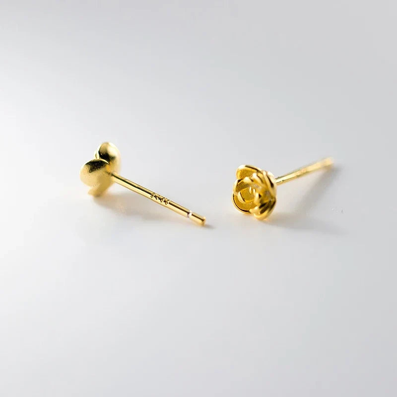 Aretes Flor de Rosa Minimalistas