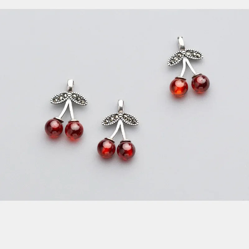 Dije Cereza Rojo Granate