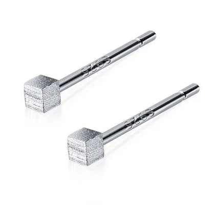 Aretes Mini Cuadrados Satinados