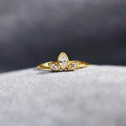 Anillo Trébol con Zirconias