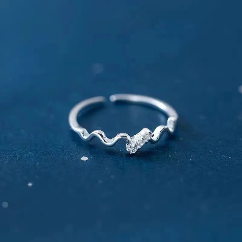 Anillo Curvo con Zirconias