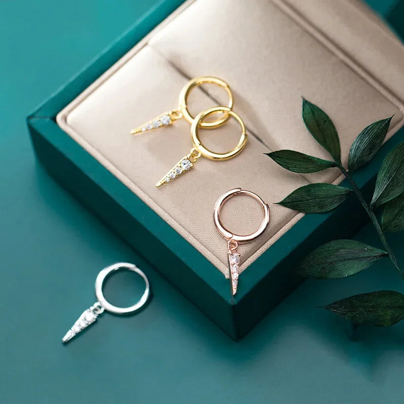 Aretes Triángulo Geométrico con Zirconias