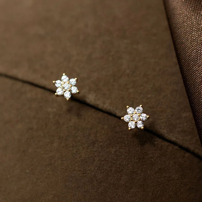 Aretes Flor de Botón con Zirconias