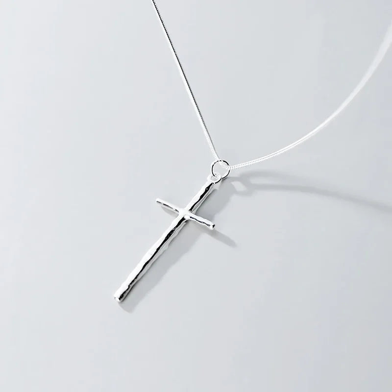 Collar Cruz Minimalista