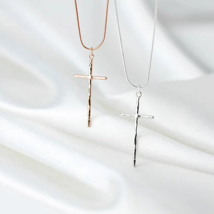 Collar Cruz Minimalista
