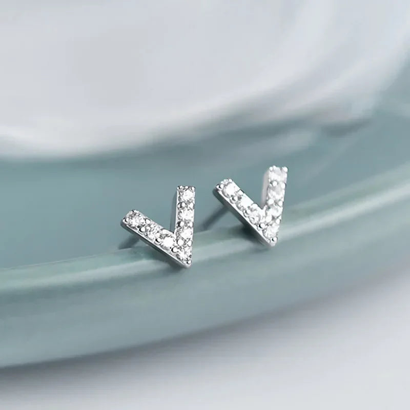 Aretes Letra V