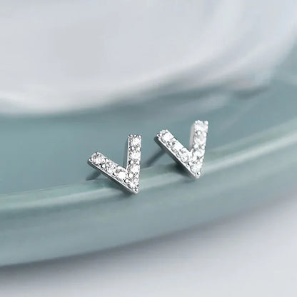 Aretes Letra V