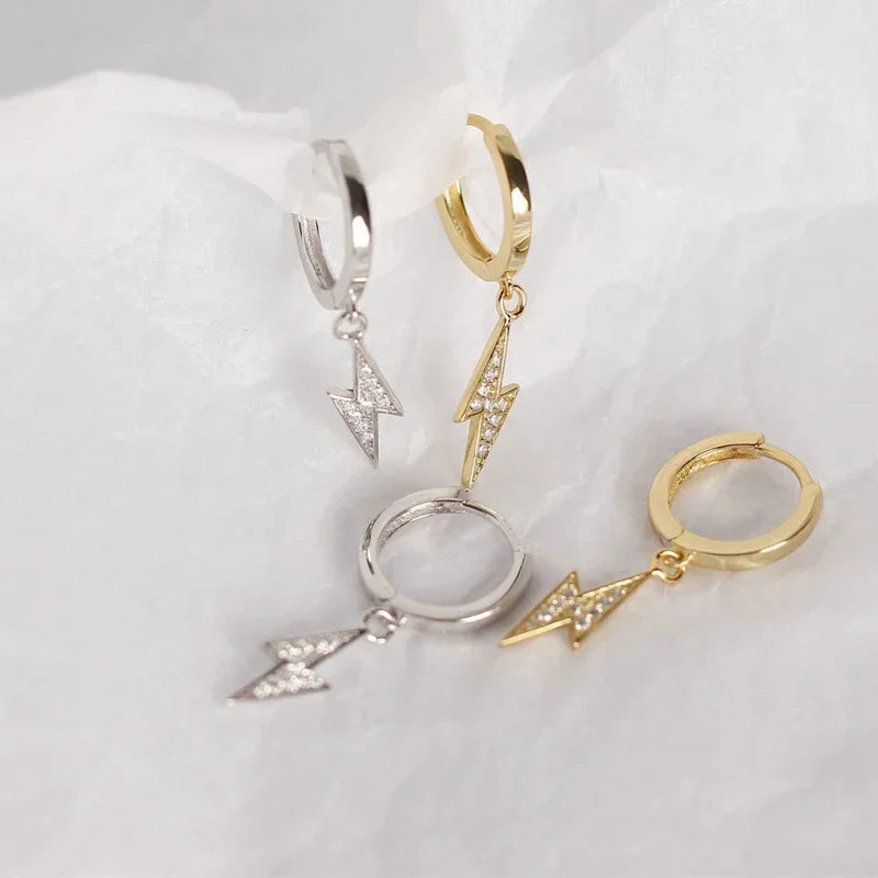 Aretes Colgantes Rayo con Zirconias