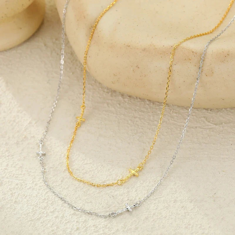 Collar en Capas con Cruz