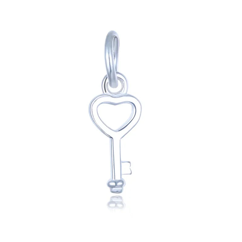 Dije Llave con Corazón en Cuatro Estilos