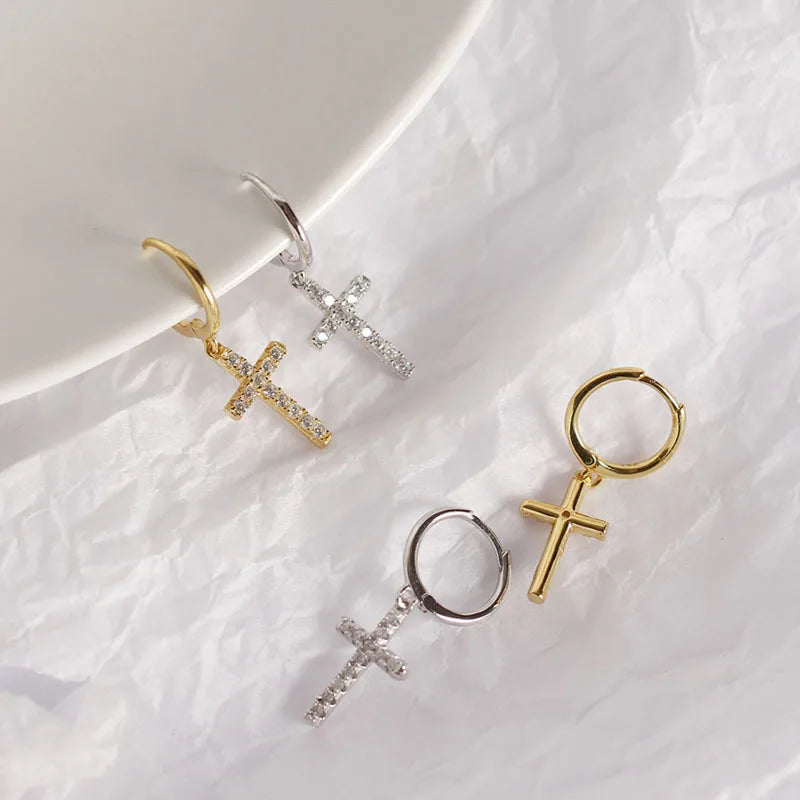 Aretes Cruz con Zirconia Blanca