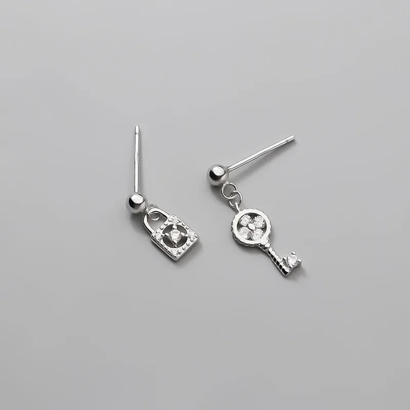 Aretes Asimétricos Llave y Candado