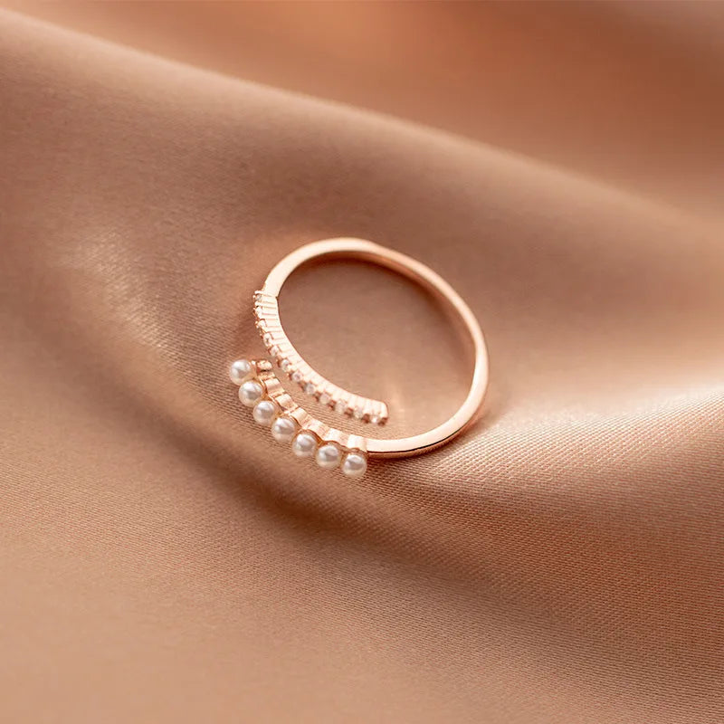 Anillo Perla de Agua Dulce con Zirconias