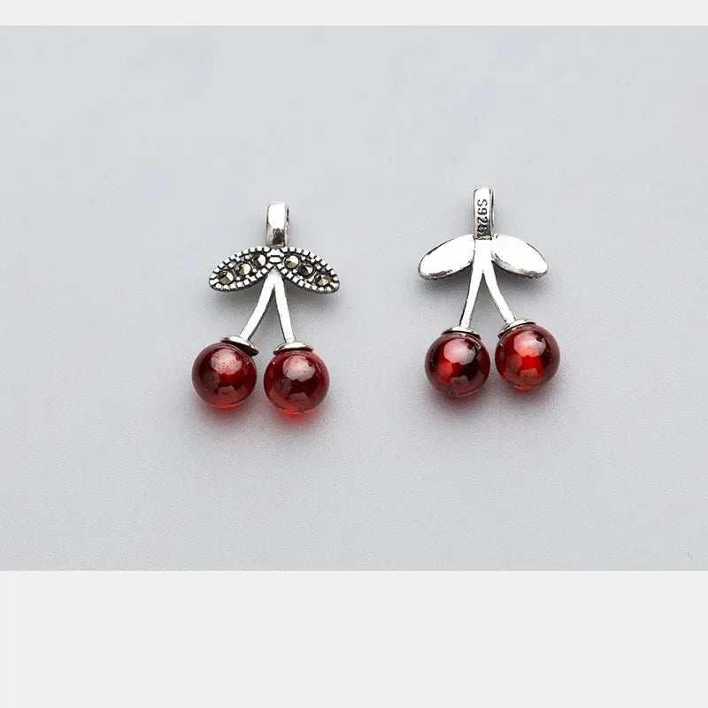 Dije Cereza Rojo Granate