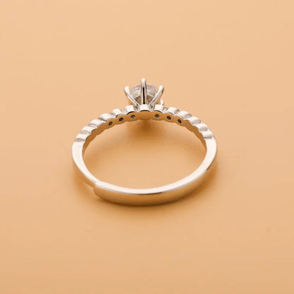 Anillo Ajustable con Zirconias