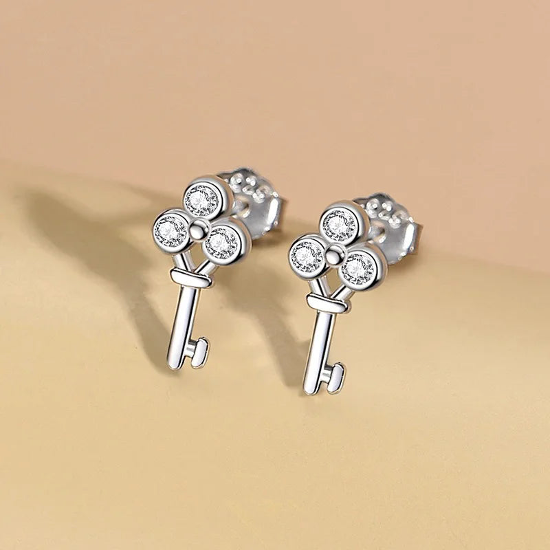 Aretes Llave con Zirconias