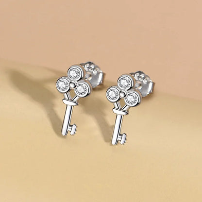Aretes Llave con Zirconias